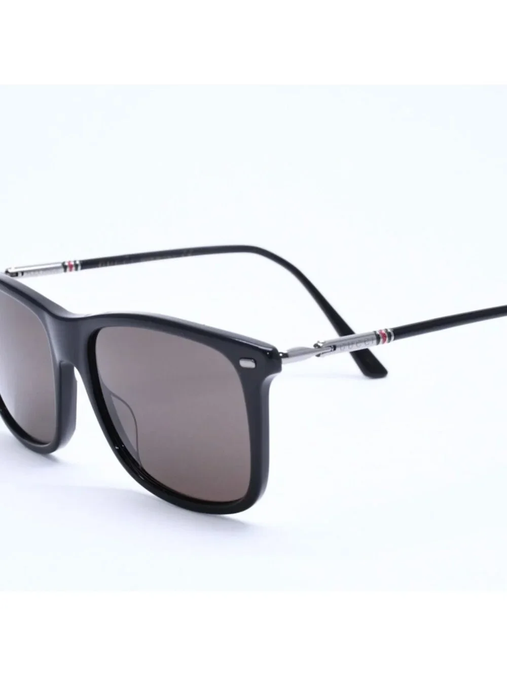 Gucci Sunglasses Eyewear 17 145 Black Red Green Silver